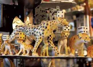 Clark Russell’s ‘Riddleville’ Photo Book Release – Seven Days Review clark-russells-riddleville-photo-book-release-seven-days-review