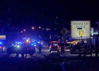 Tipster Receives $25,000 Reward for St. Johnsbury Police Shooting Case tipster-receives-25000-reward-for-st-johnsbury-police-shooting-case