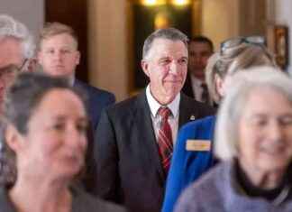 Scott Proposes $9 Billion Budget Plan to Lawmakers scott-proposes-9-billion-budget-plan-to-lawmakers