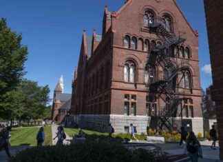 Legal battle between UVM and grad student union over size legal-battle-between-uvm-and-grad-student-union-over-size