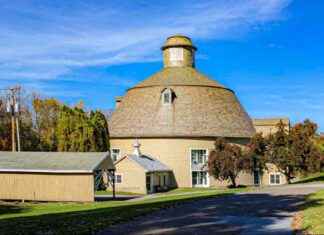 Fate of 122-Year-Old Round Barn in Grand Isle Circles Concern fate-of-122-year-old-round-barn-in-grand-sle-circles-concern