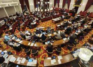 Vermont Lawmakers Pass $9 Billion Budget for Gov. Scott vermont-lawmakers-pass-9-billion-budget-for-gov-scott